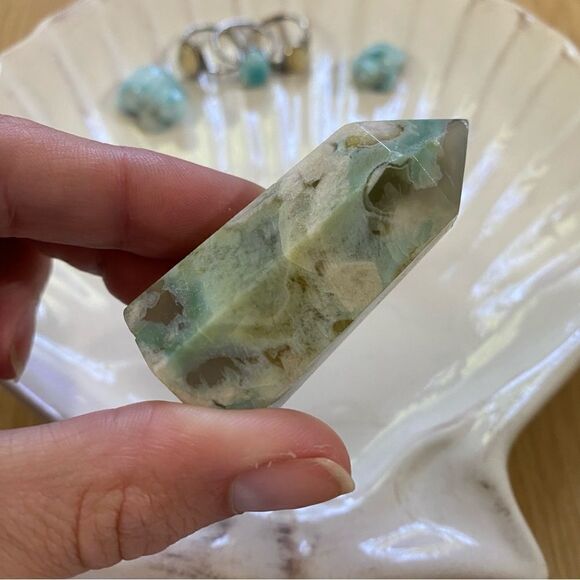 Green flower agate tower ✨ polished crystal tower, small - Picture 1 of 5